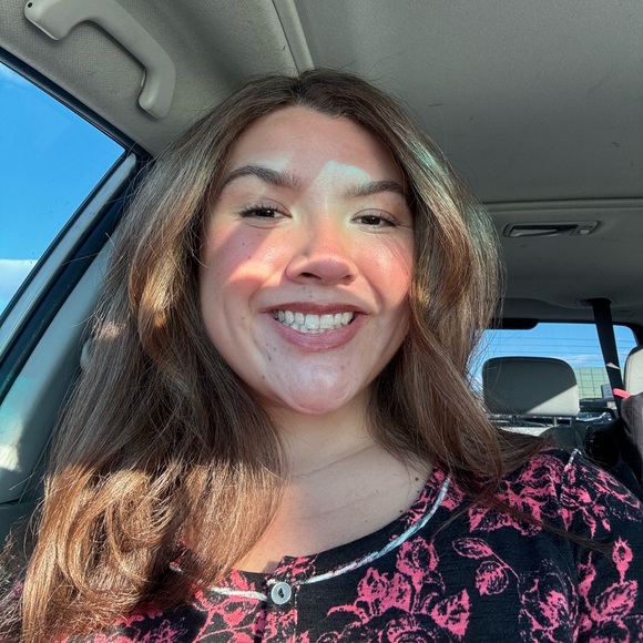 Meet your Posher, Savannah - Picture 2 of 2